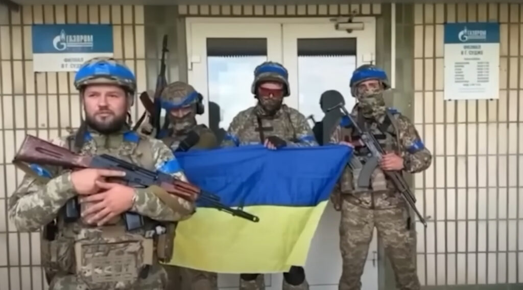 Українські військові в Суджі. Фото: скриншот із відео