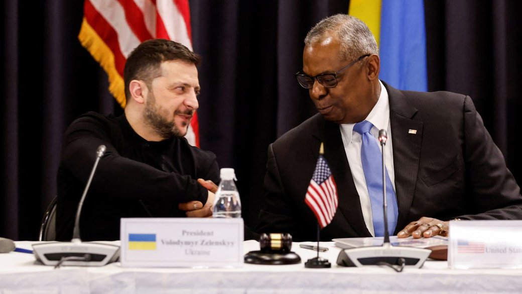Володимир Зеленський та Ллойд Остін на зустрічі 