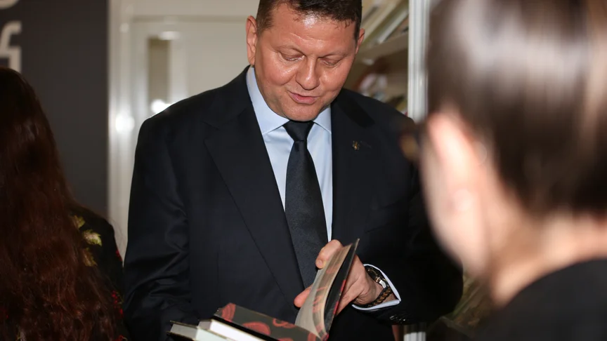 Посол України у Великій Британії Валерій Залужний на Лондонському книжковому ярмарку. Фото: hromadske
