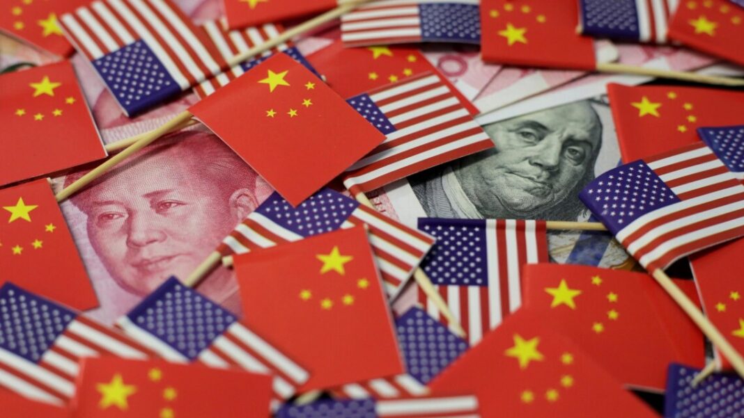 Прапори Китаю та США. Фото: Reuters