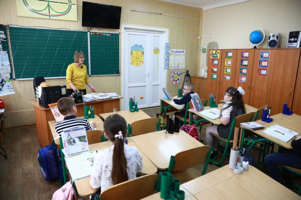 Найбільший брак працівників у 2024 році спостерігався в освітній сфері, свідчать дані Державного центру зайнятості