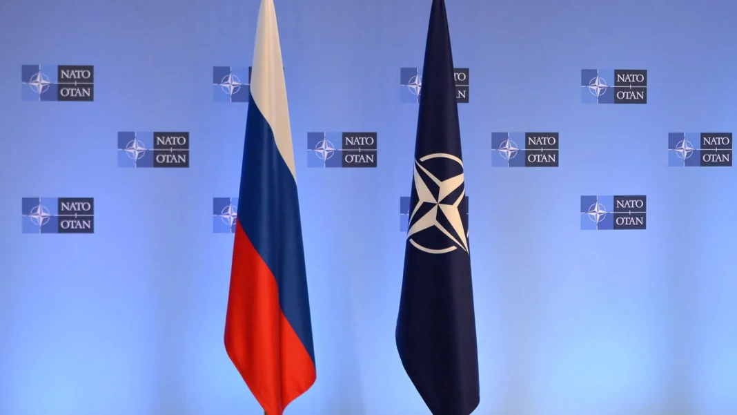 Прапори РФ та НАТО. Фото: Getty Images