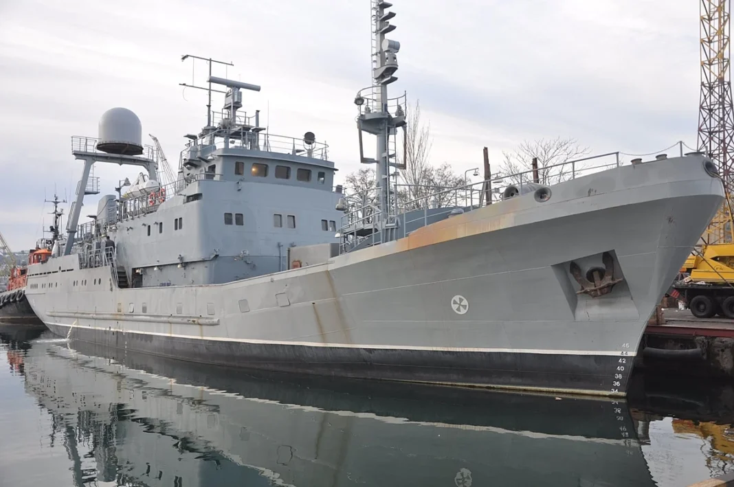 Розвідувальний корабель ВМС України «Сімферополь». Фото: Wikipedia