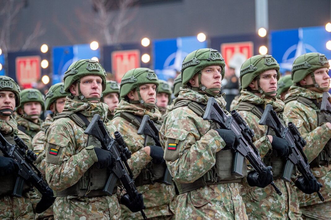 Литовські військові. Фото: Мілітарний