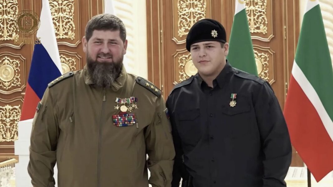 Рамзан разом із сином Адамом. Фото: pointmedia