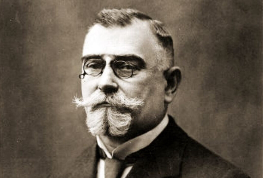 Кость Левицький