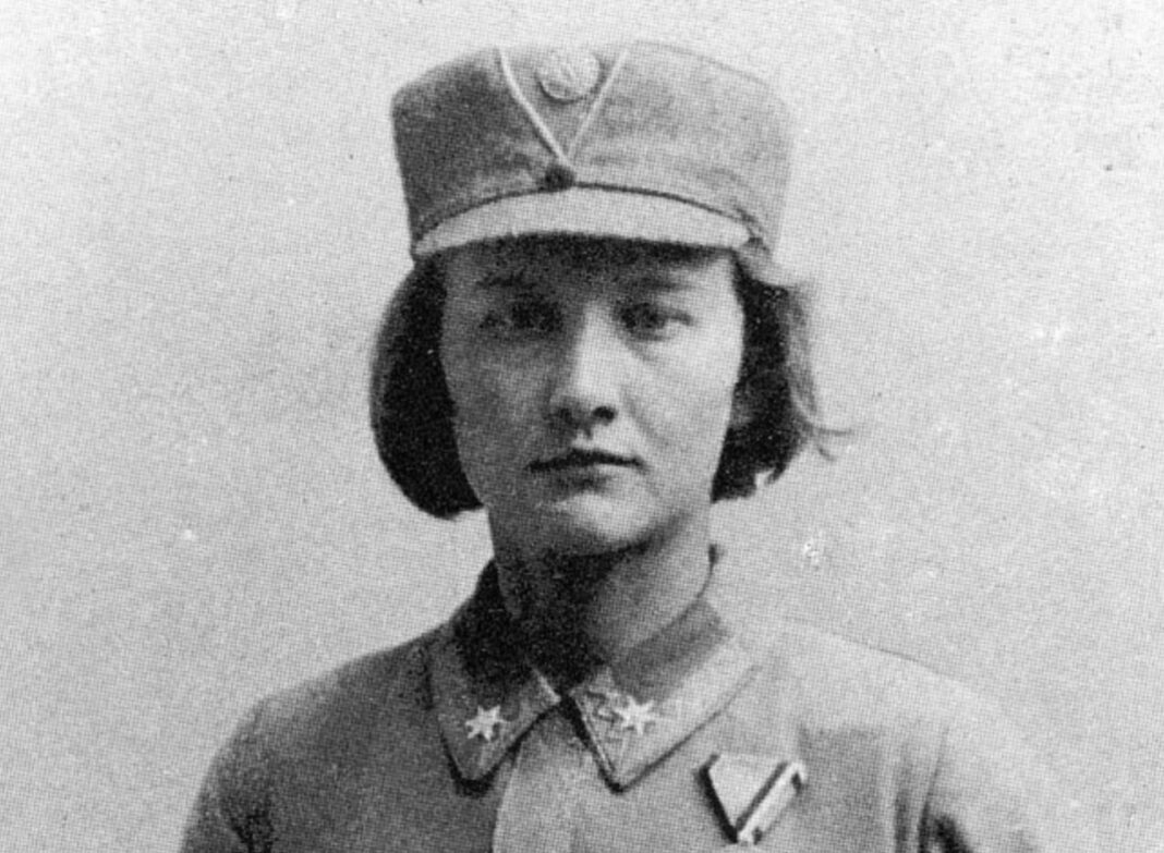 Олена Степанів