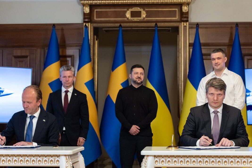Україна та Швеція підписали угоду щодо закупівлі Gripen E. Фото: Telegram-канал міністра оборони України Михайла Федорова.