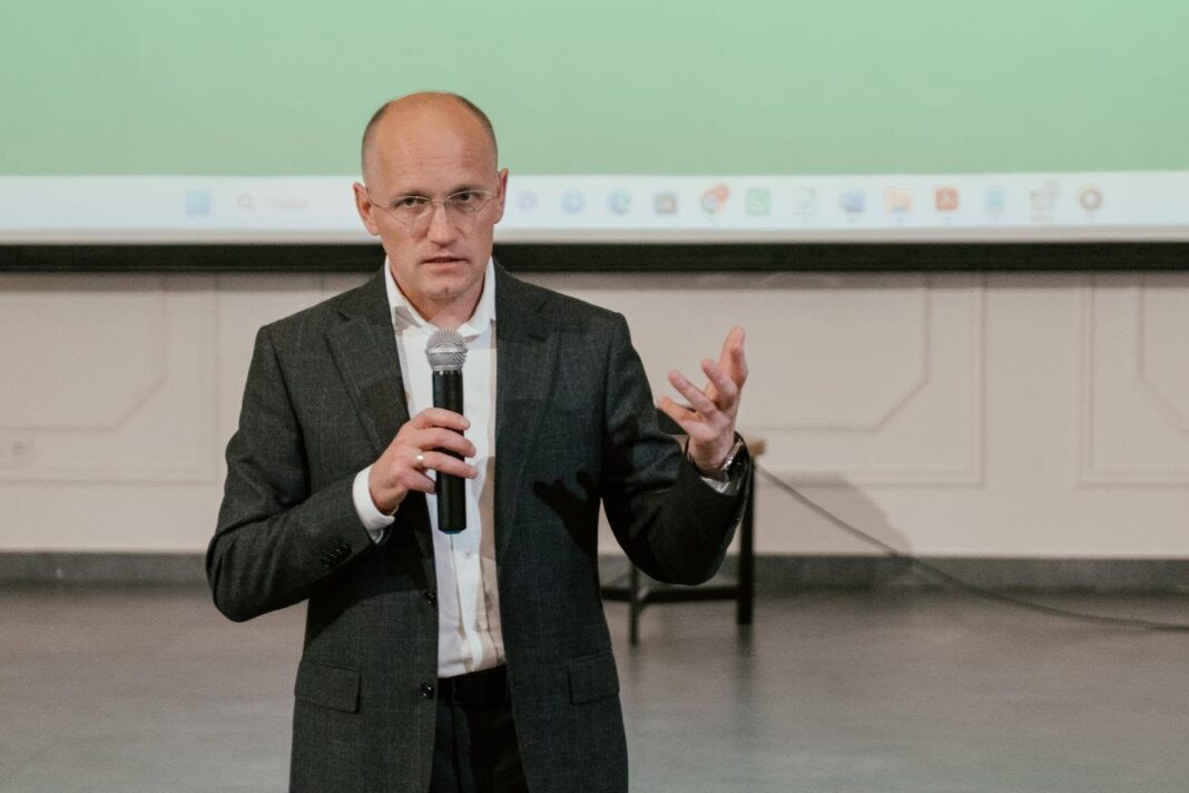 Олександр Аліксійчук, політик та підприємець
