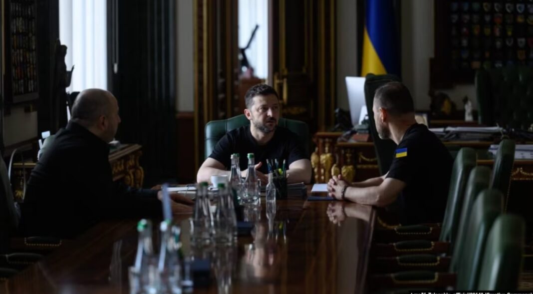 Президент Зеленський проводить зустріч з Рустемом Умеровим і Ігорем Клименком, 24 липня 2026 року