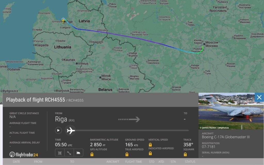 Онлайн-сервіс FlightRadar зафіксував приліт американського військового літака до Москви.