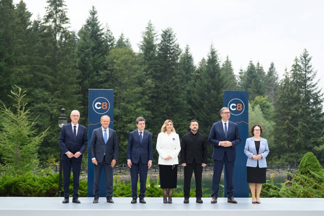 Учасники першого саміту 
